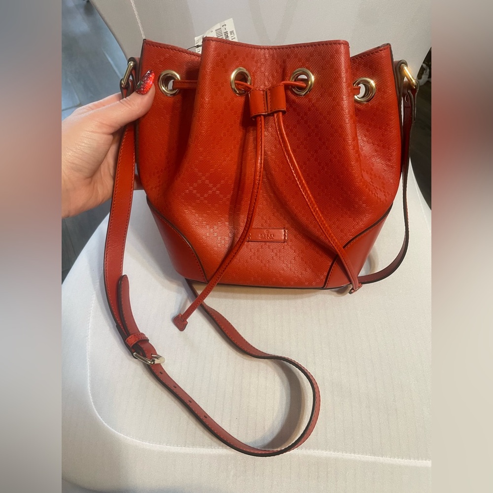 New tags Gucci Bright Diamante leather medium bucket bag red high end designer